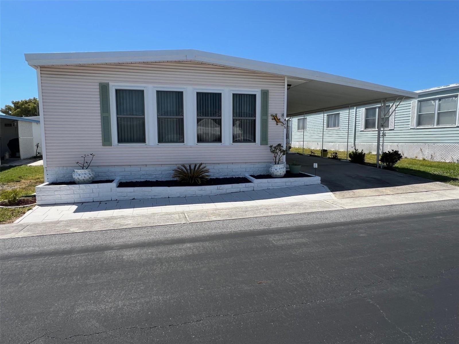 Image 2 of 30 For 825 Coconut Palm Street