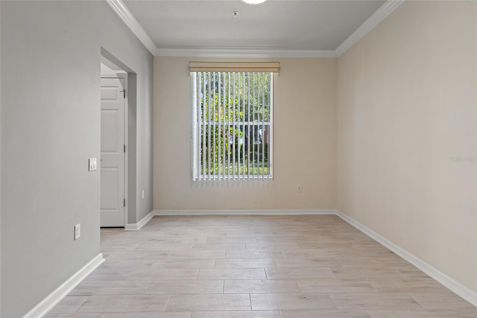 Image 11 of 32 For 2268 Kings Palace Drive 2268