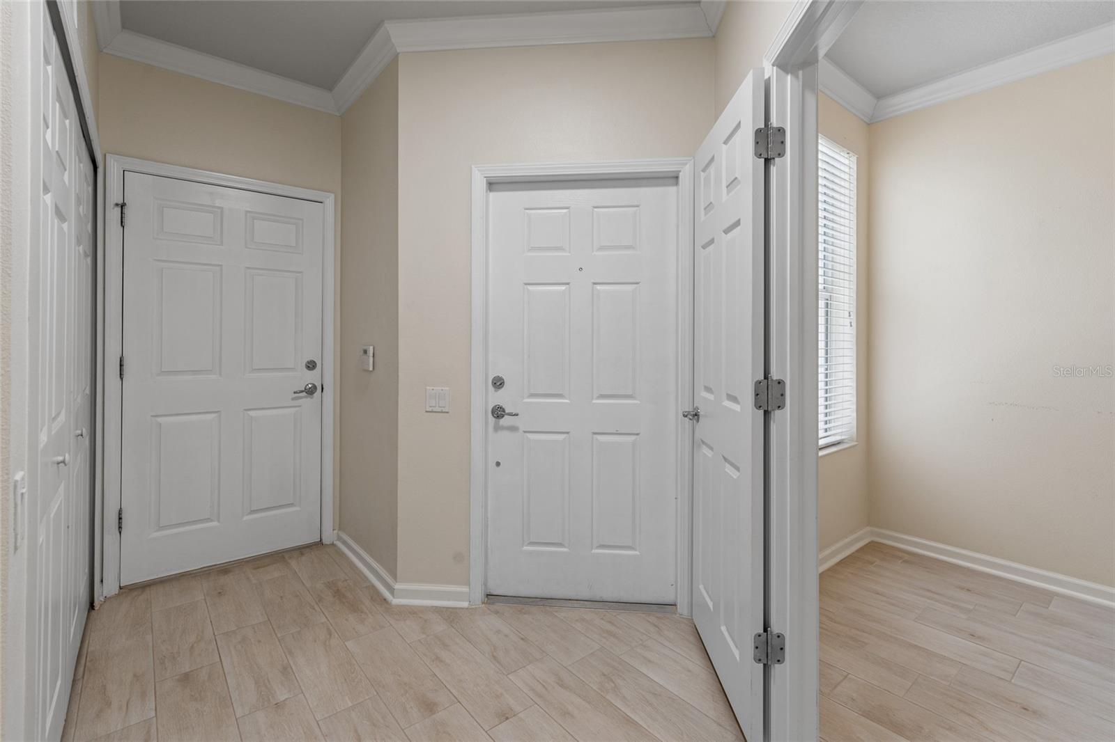 Image 5 of 32 For 2268 Kings Palace Drive 2268