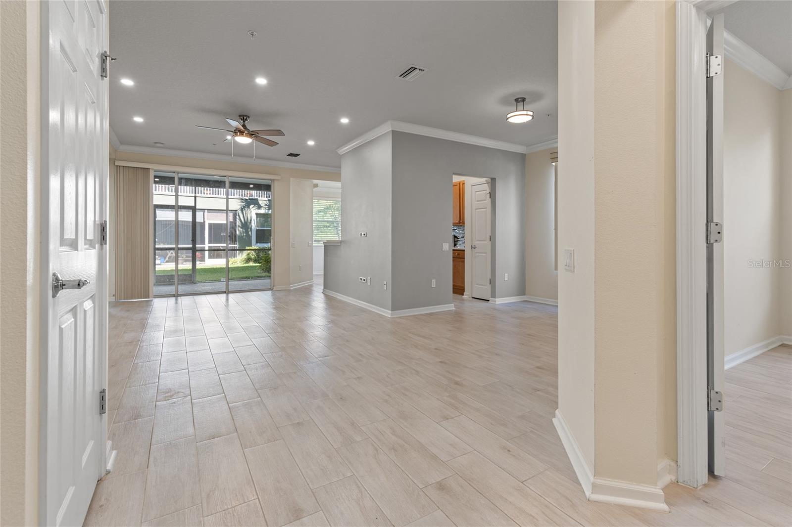 Image 8 of 32 For 2268 Kings Palace Drive 2268