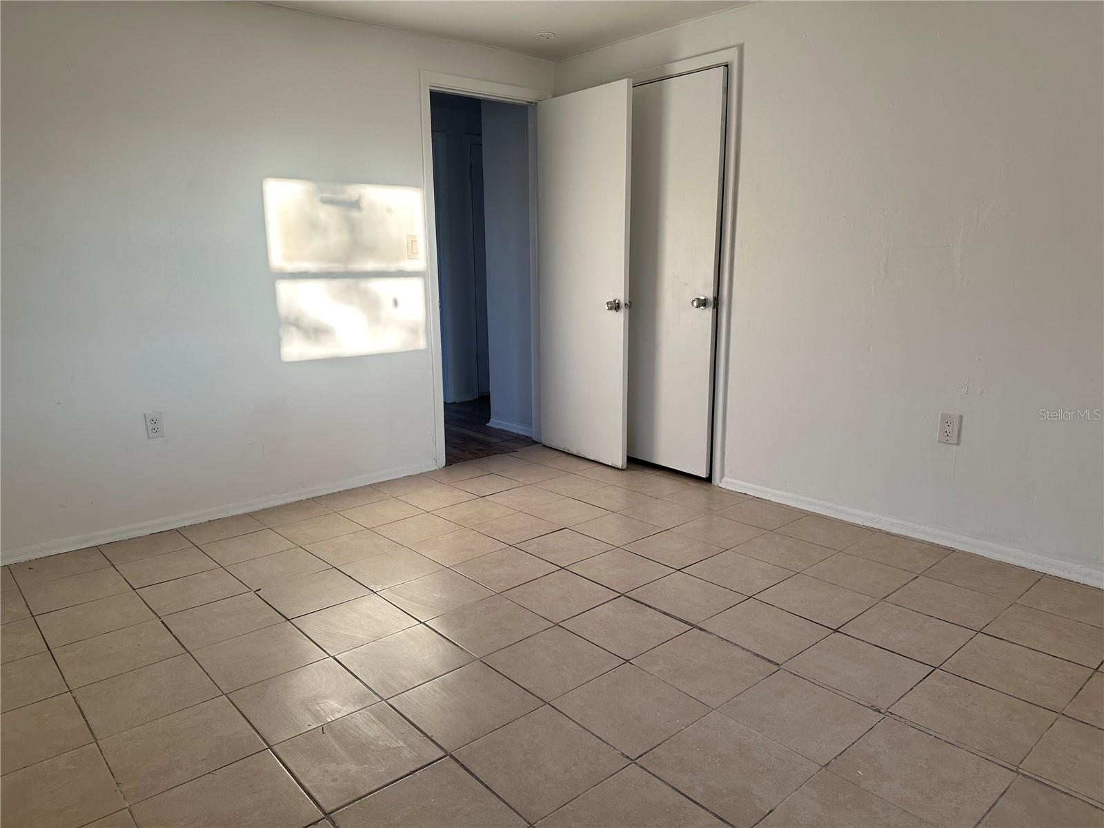 Image 13 of 31 For 1051 Normandy Boulevard