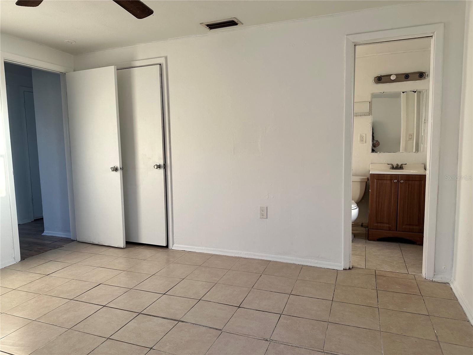 Image 14 of 31 For 1051 Normandy Boulevard