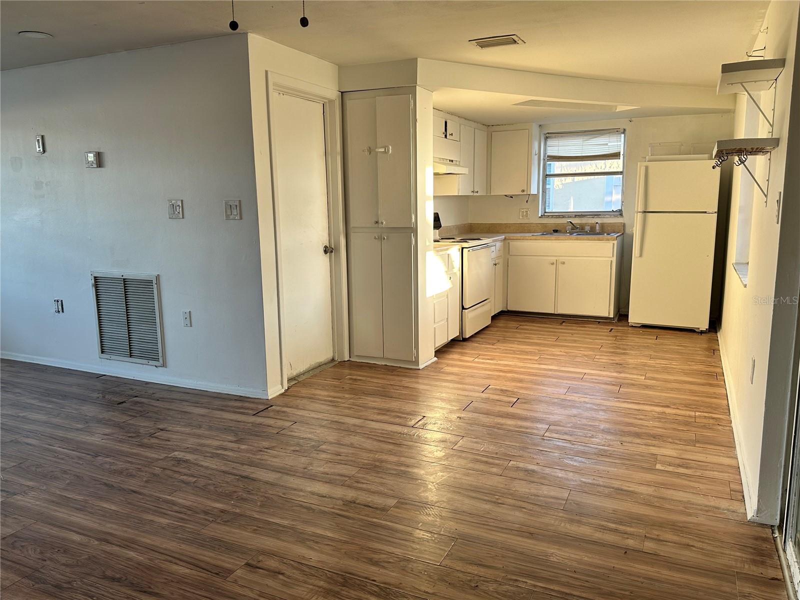 Image 3 of 31 For 1051 Normandy Boulevard