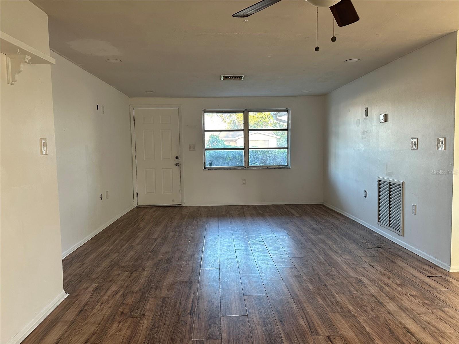 Image 8 of 31 For 1051 Normandy Boulevard