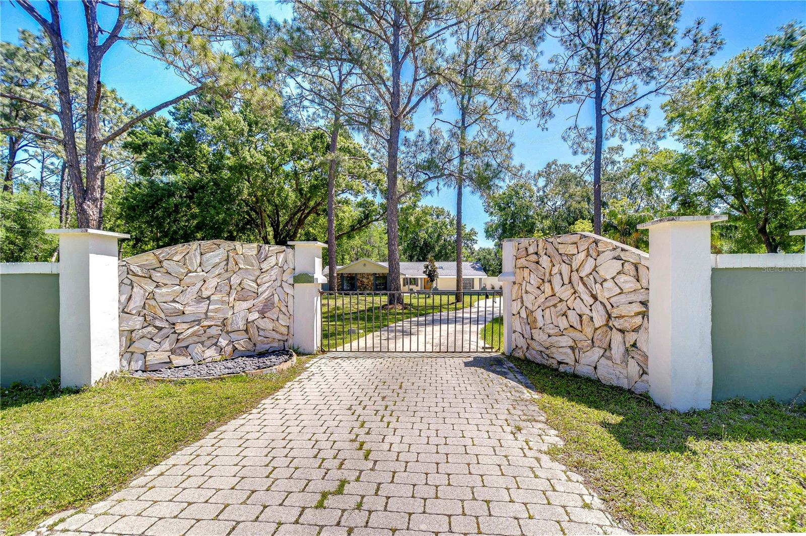 Details for 1120 Country Lane, LUTZ, FL 33558