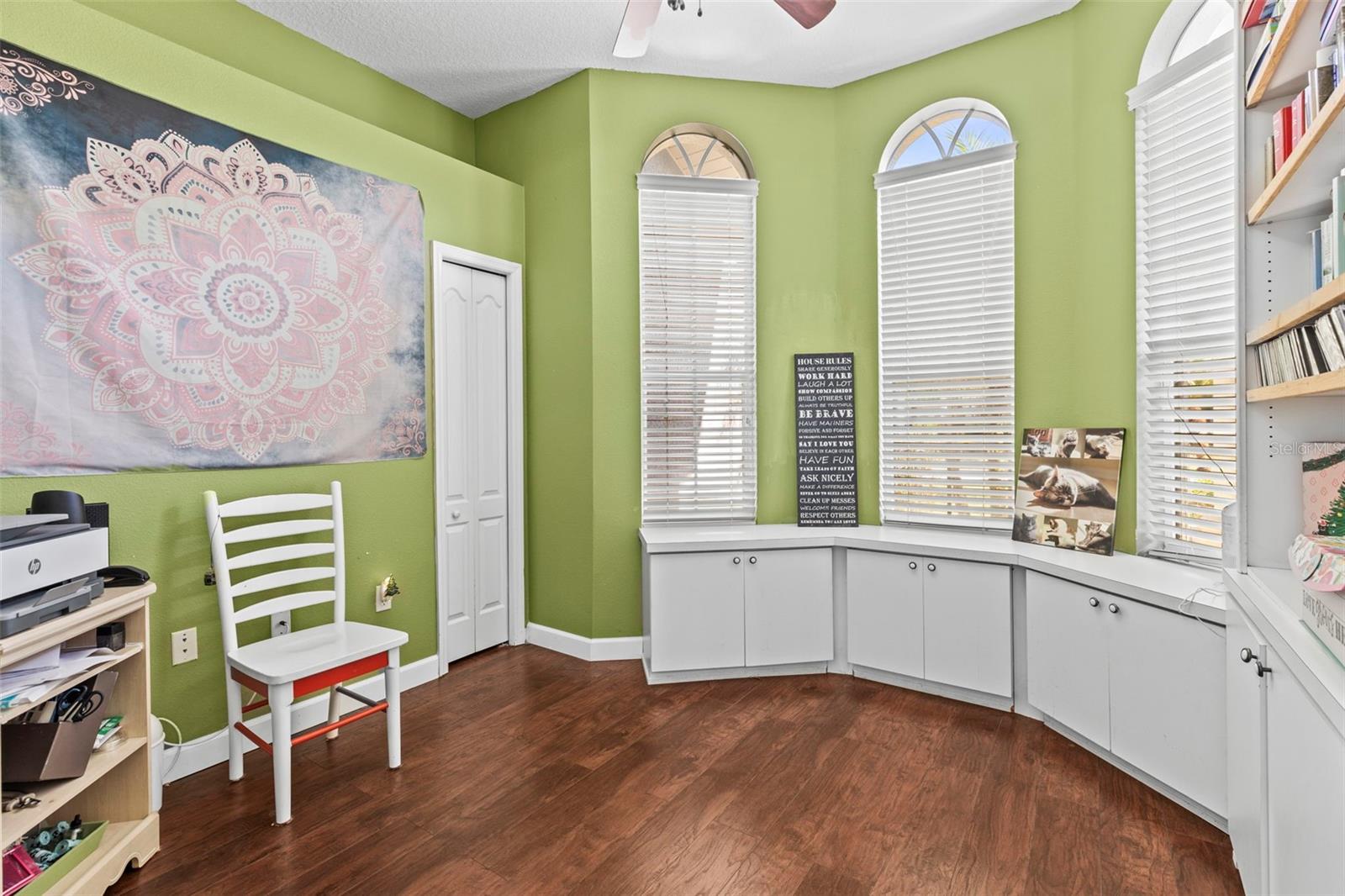 Image 13 of 49 For 10726 Miracle Lane
