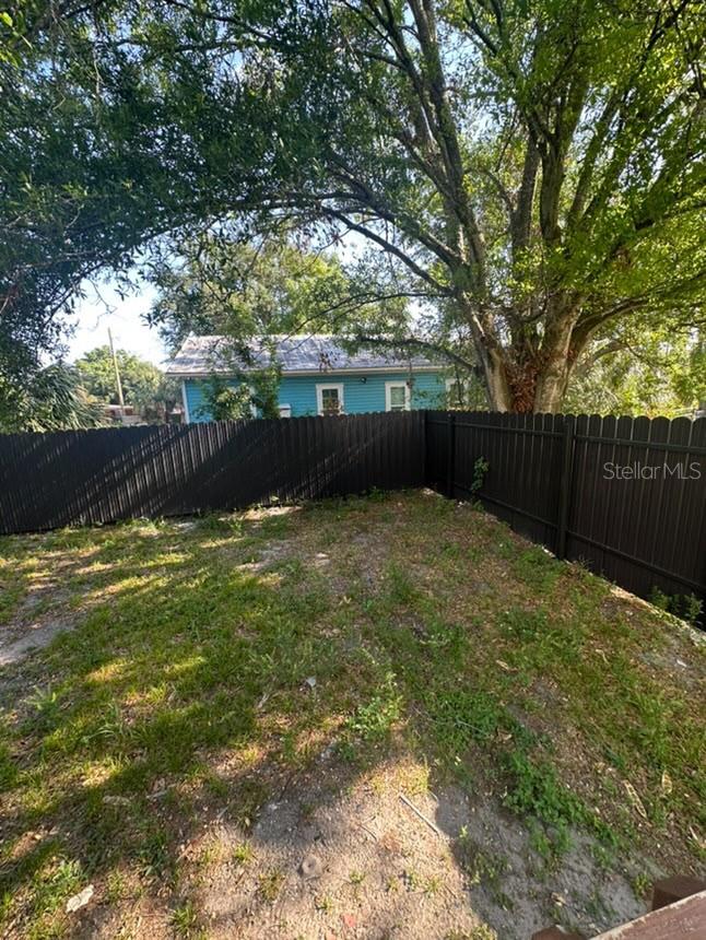 Image 24 of 28 For 2610 18th Avenue
