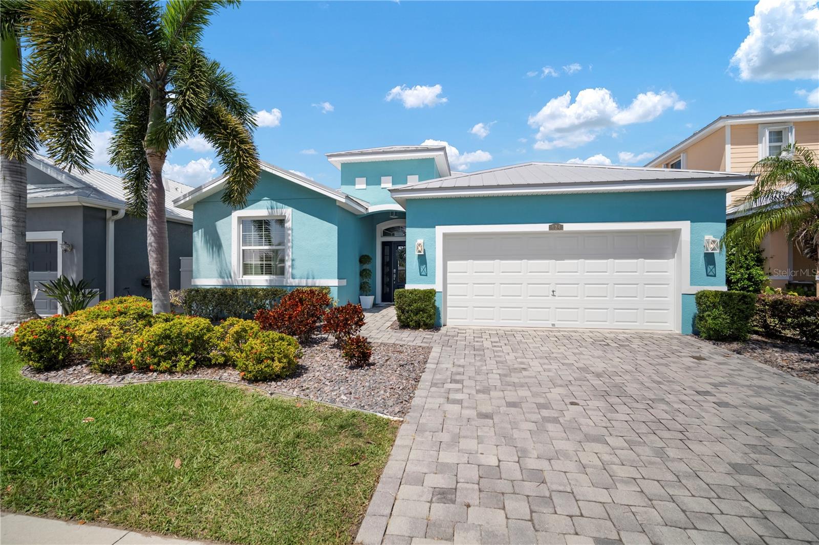 Image 3 of 68 For 424 Bahama Grande Boulevard