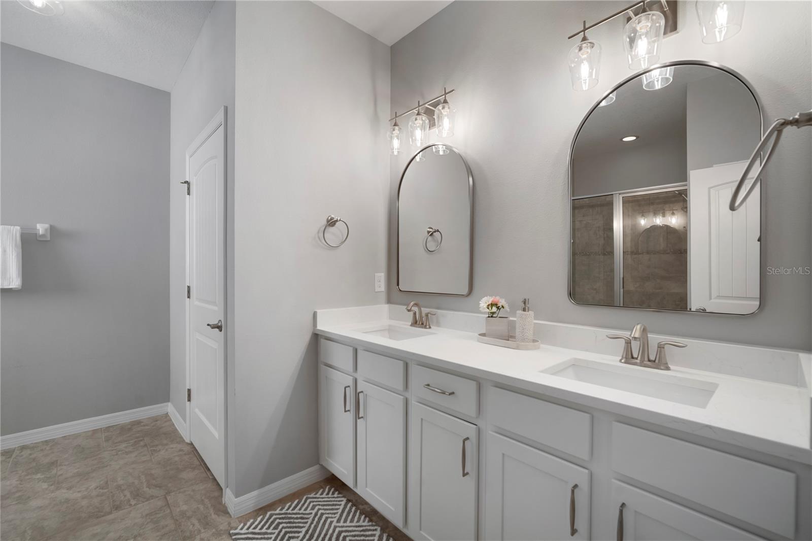 Image 33 of 68 For 424 Bahama Grande Boulevard