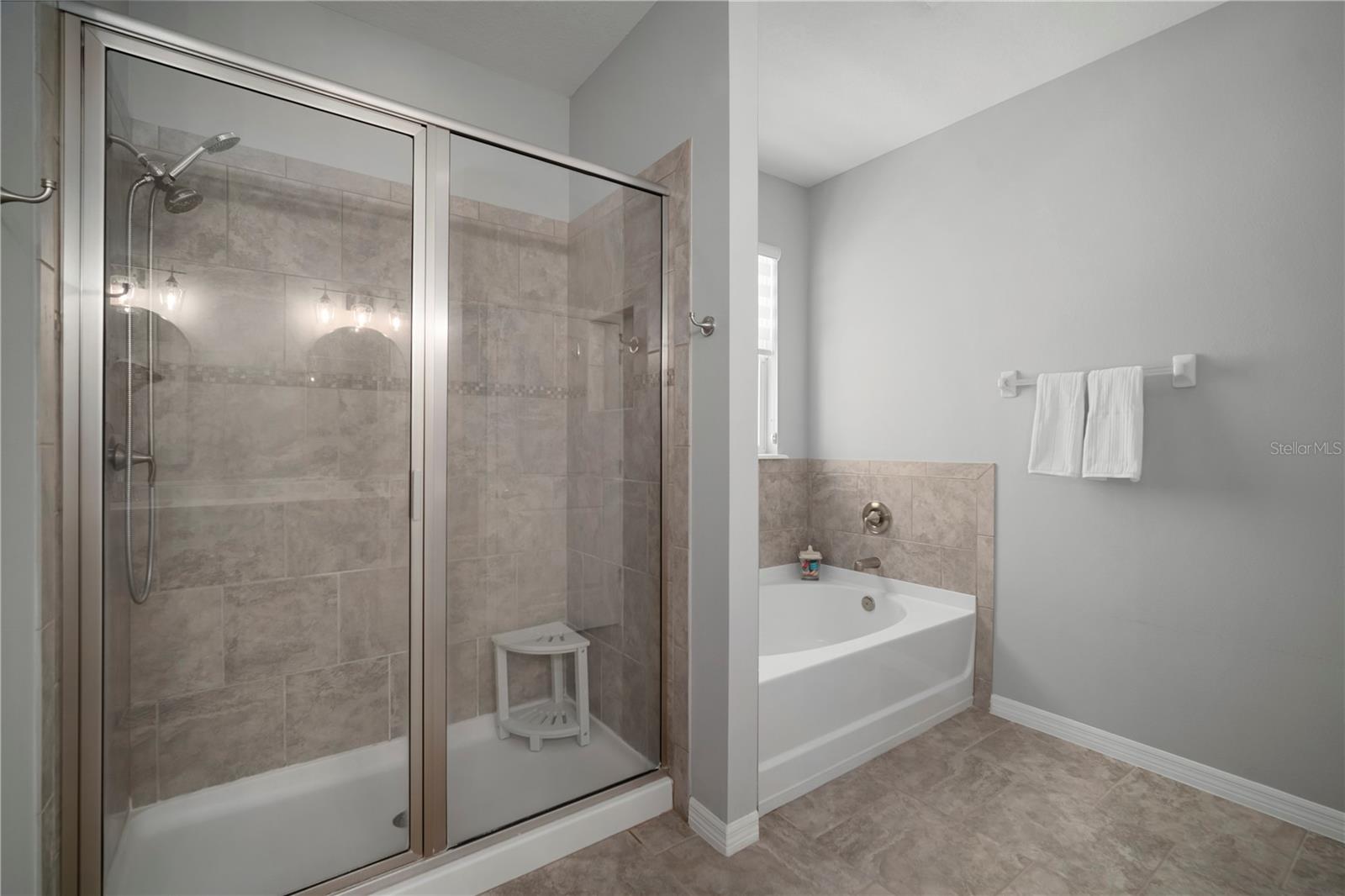 Image 34 of 68 For 424 Bahama Grande Boulevard