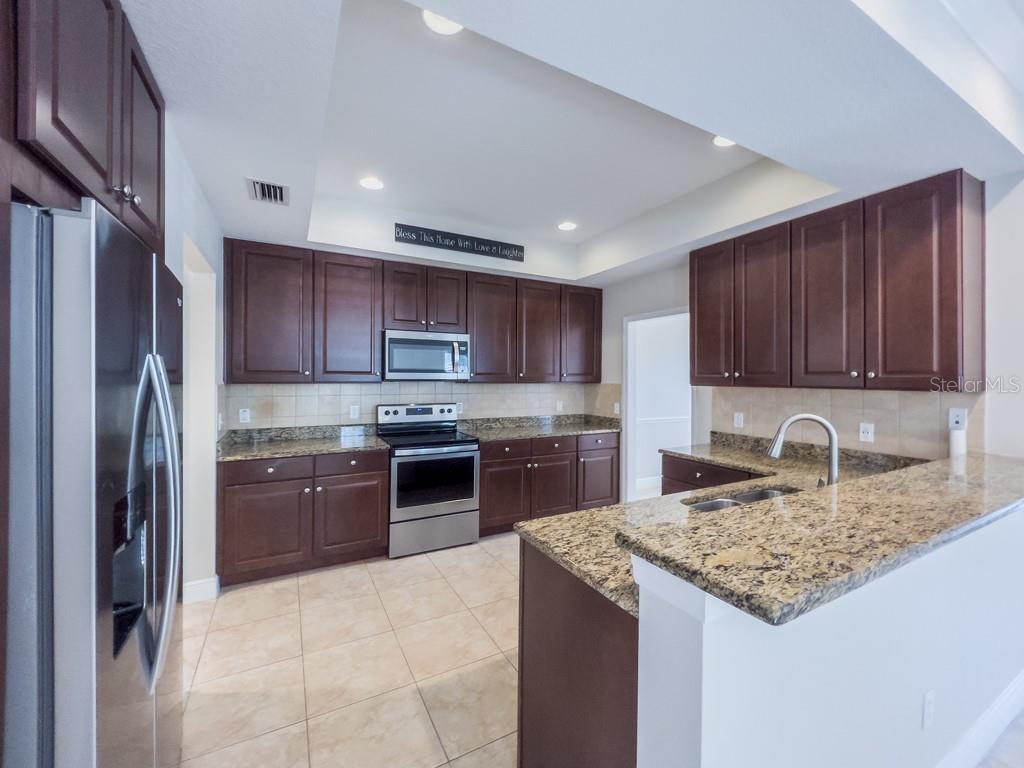 Image 10 of 24 For 16127 Churchview Drive S