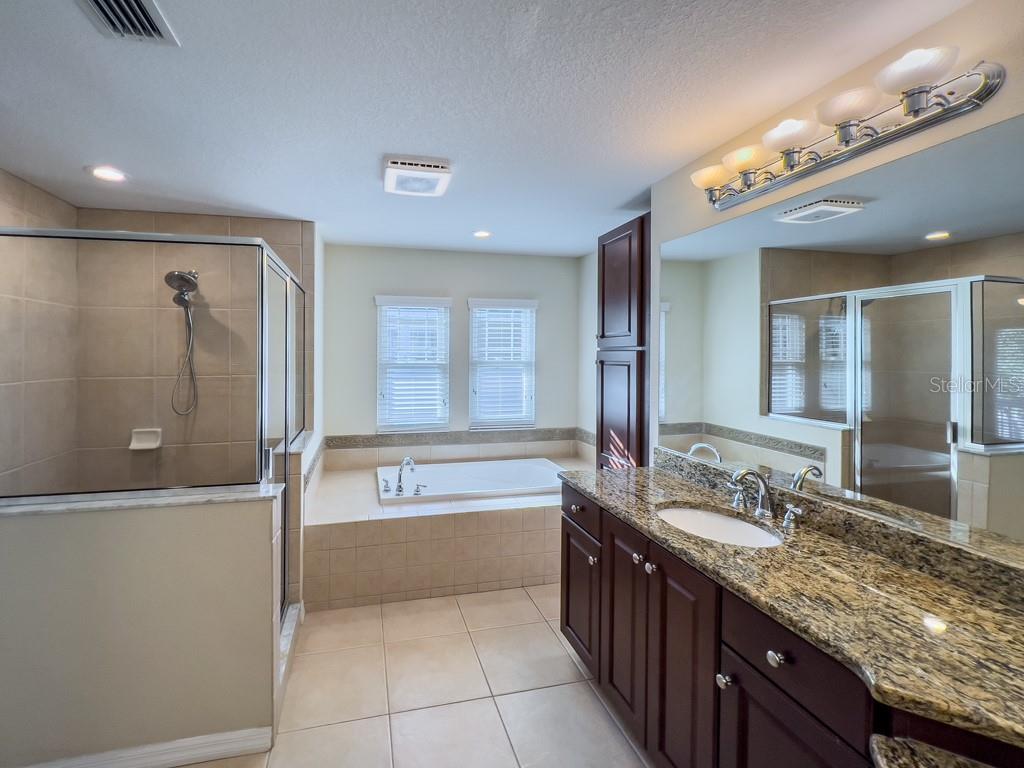 Image 15 of 24 For 16127 Churchview Drive S