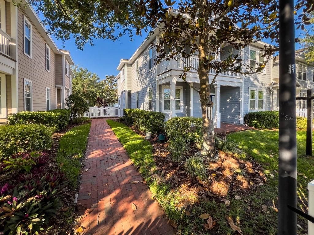 Image 3 of 24 For 16127 Churchview Drive S