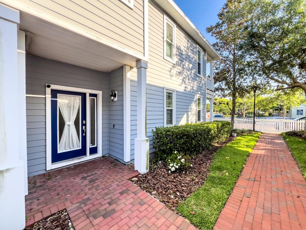 Image 4 of 24 For 16127 Churchview Drive S