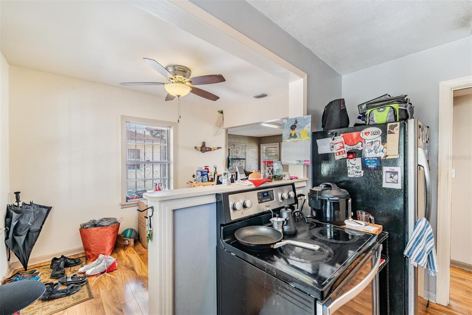 Listing photo id 10 for 1025 Berry Avenue