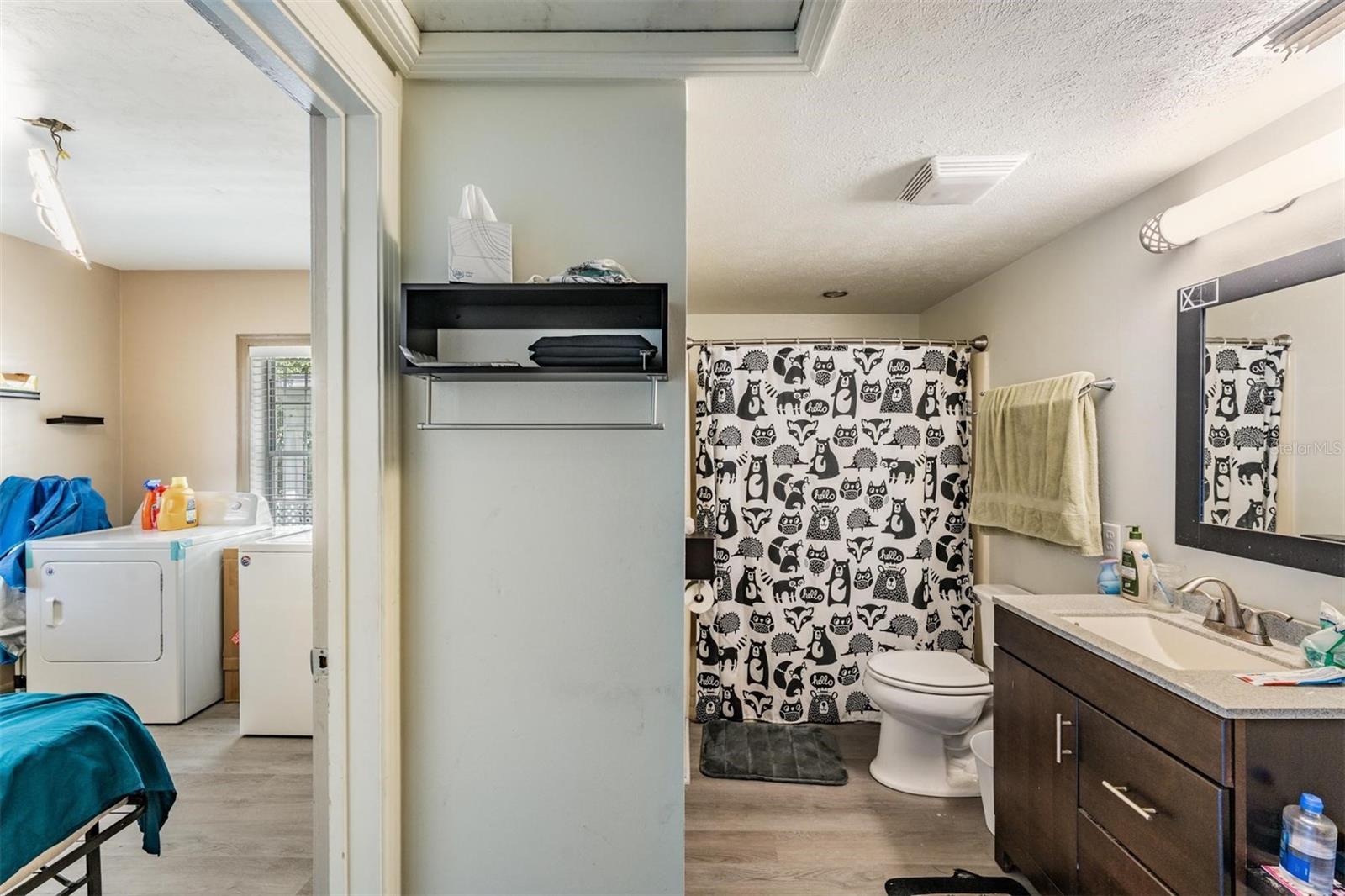 Listing photo id 13 for 1025 Berry Avenue