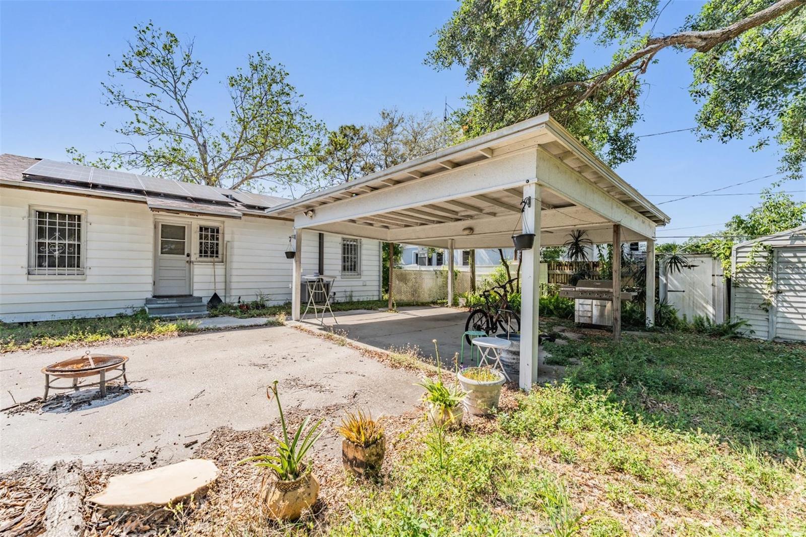 Listing photo id 22 for 1025 Berry Avenue