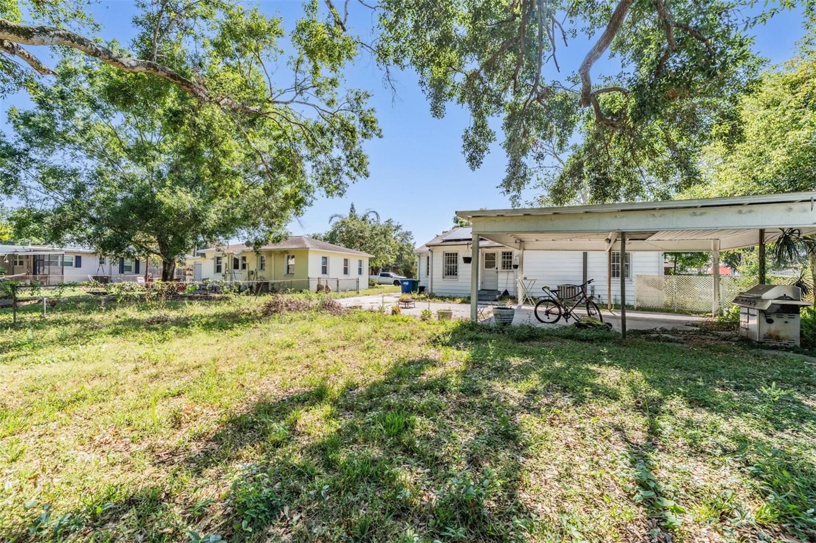 Listing photo id 29 for 1025 Berry Avenue