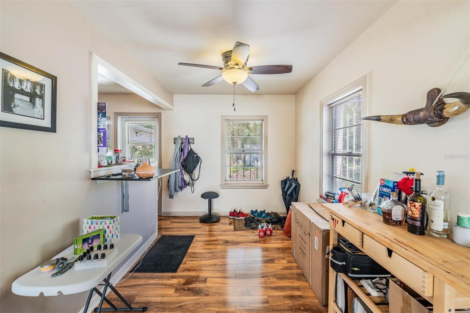 Listing photo id 7 for 1025 Berry Avenue