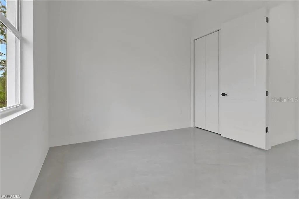 Image 14 of 25 For 3303 13th Street W