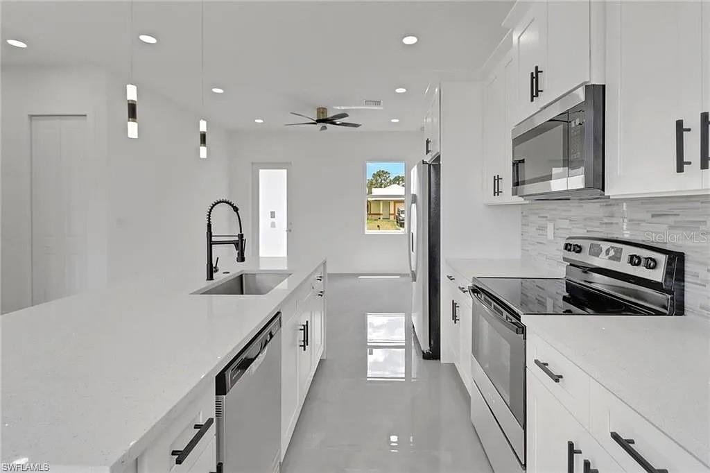 Image 4 of 25 For 3303 13th Street W