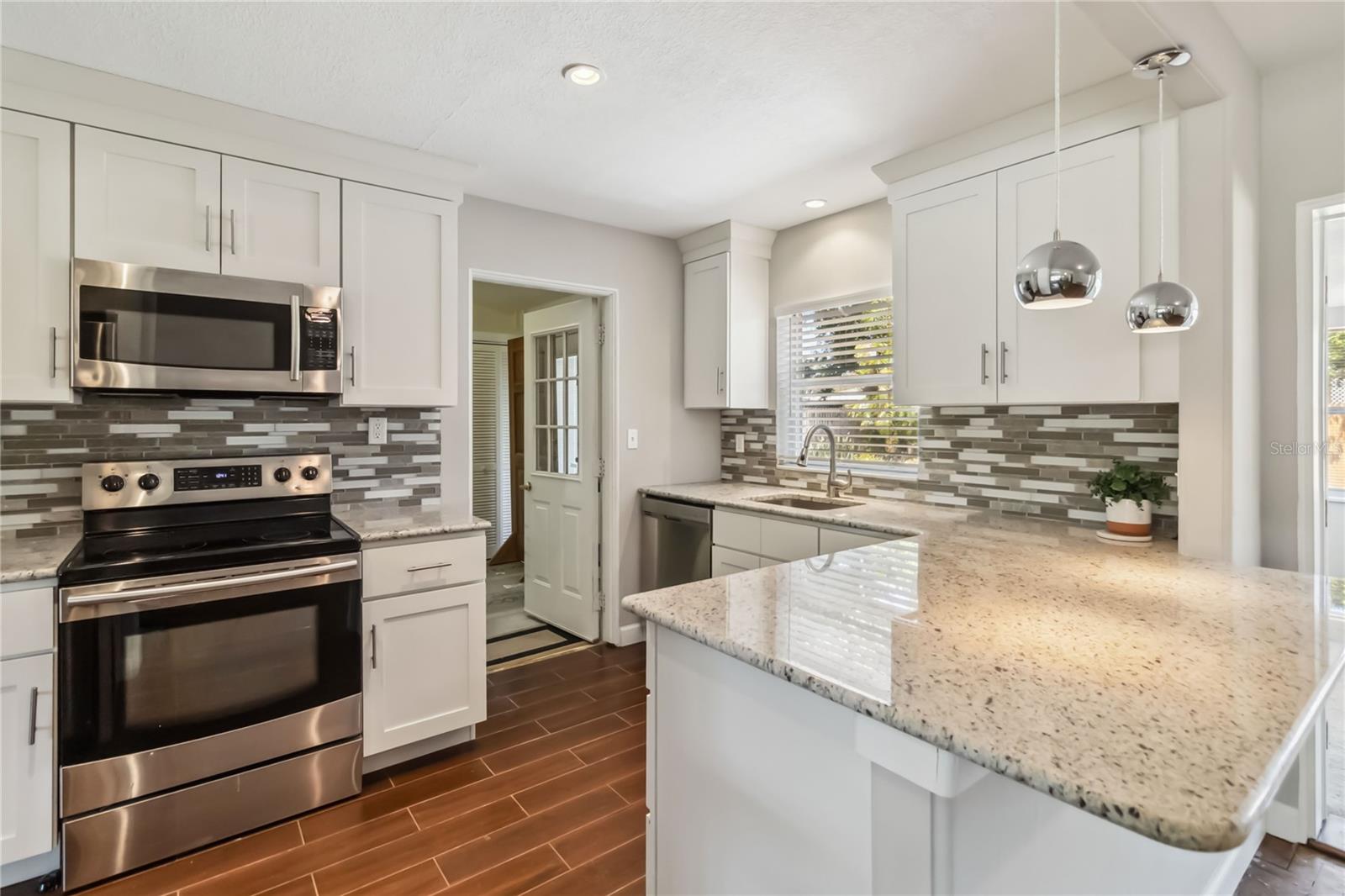 Image 16 of 40 For 4012 Shorecrest Drive