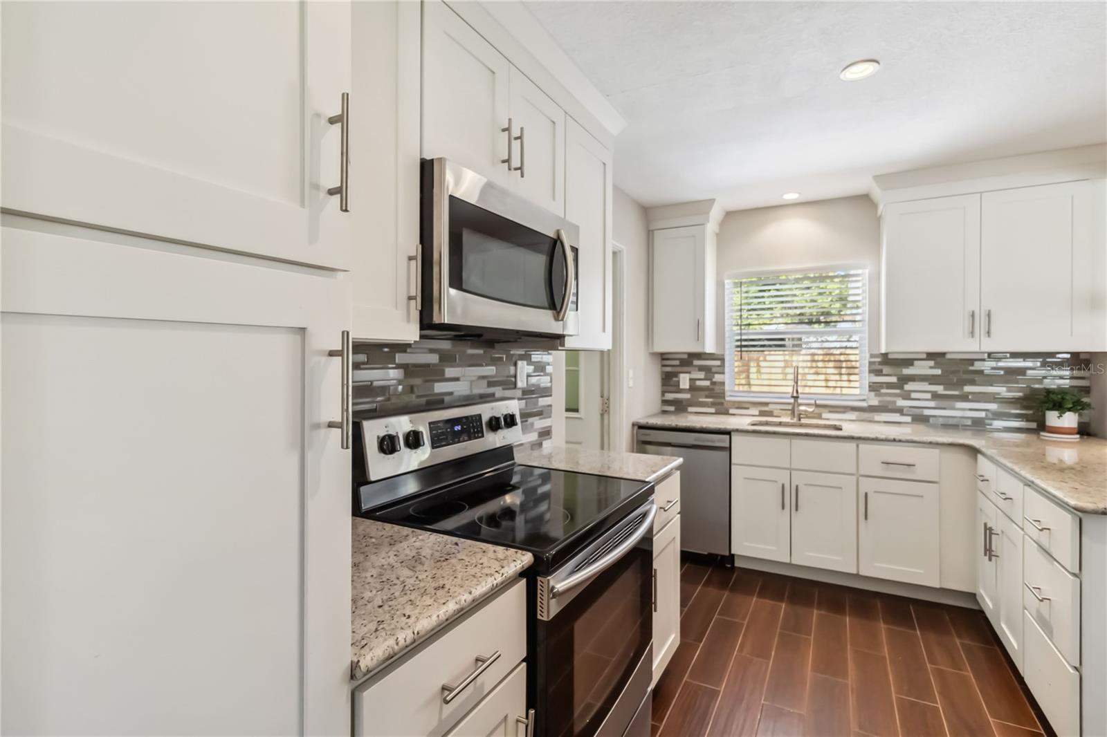 Image 17 of 40 For 4012 Shorecrest Drive