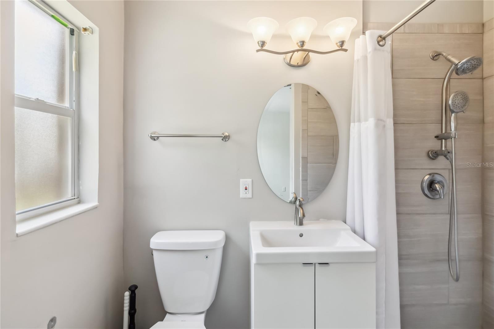Image 23 of 40 For 4012 Shorecrest Drive