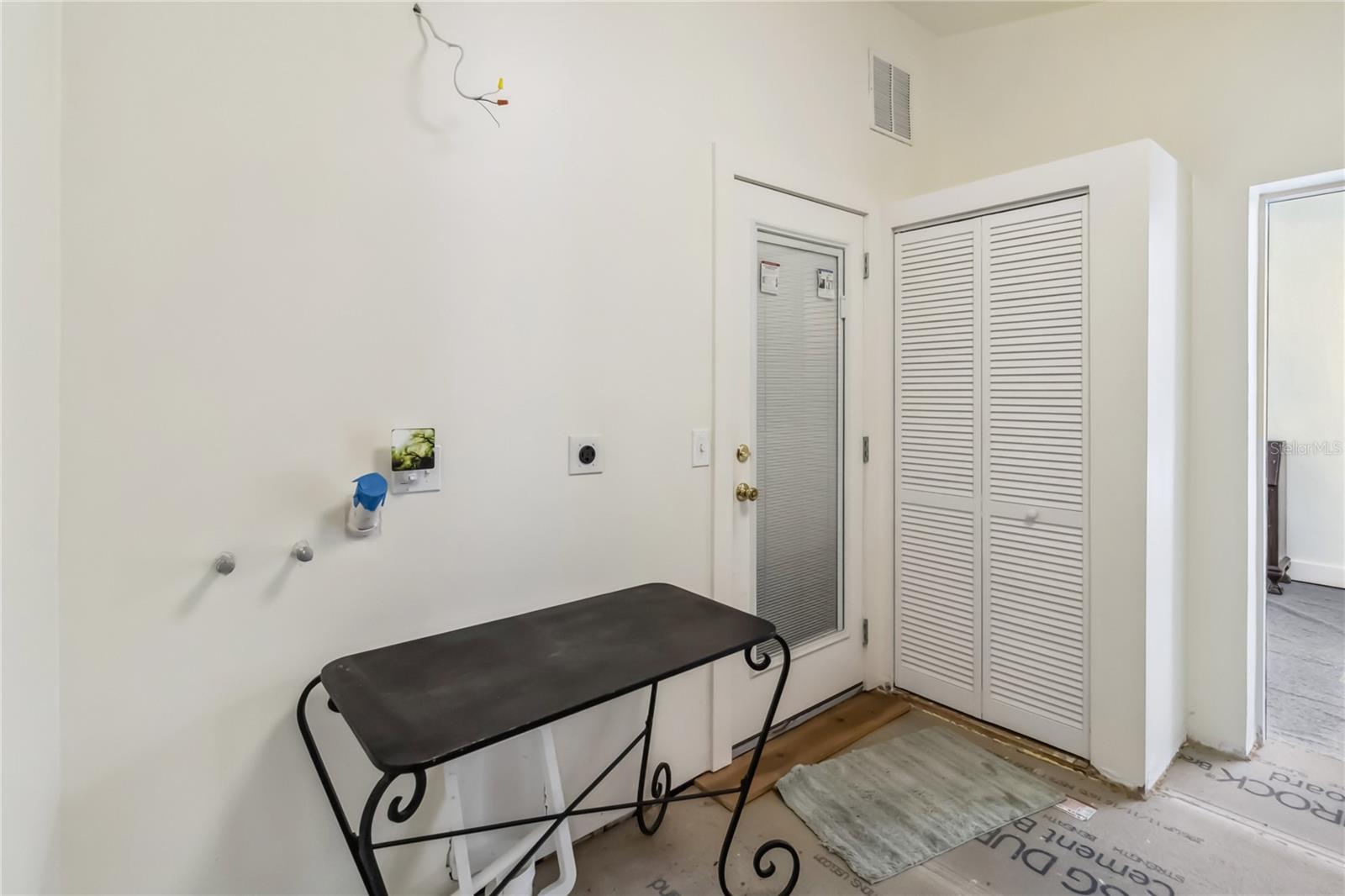 Image 28 of 40 For 4012 Shorecrest Drive