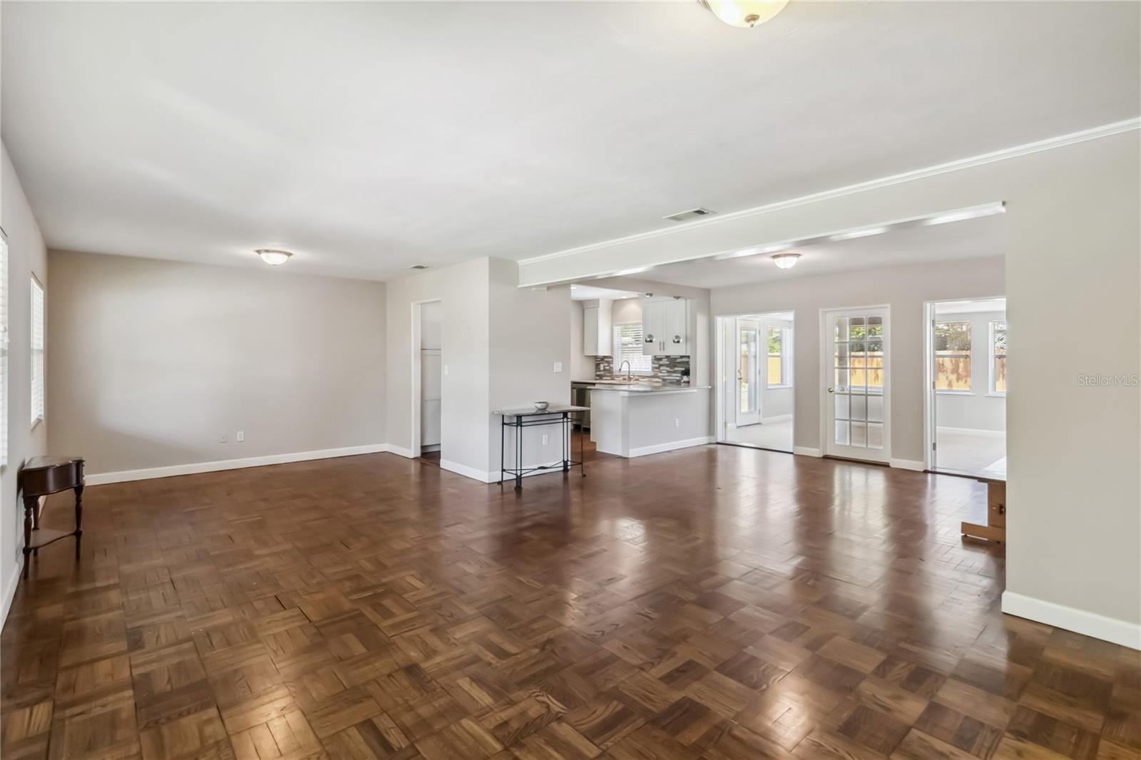 Image 3 of 40 For 4012 Shorecrest Drive