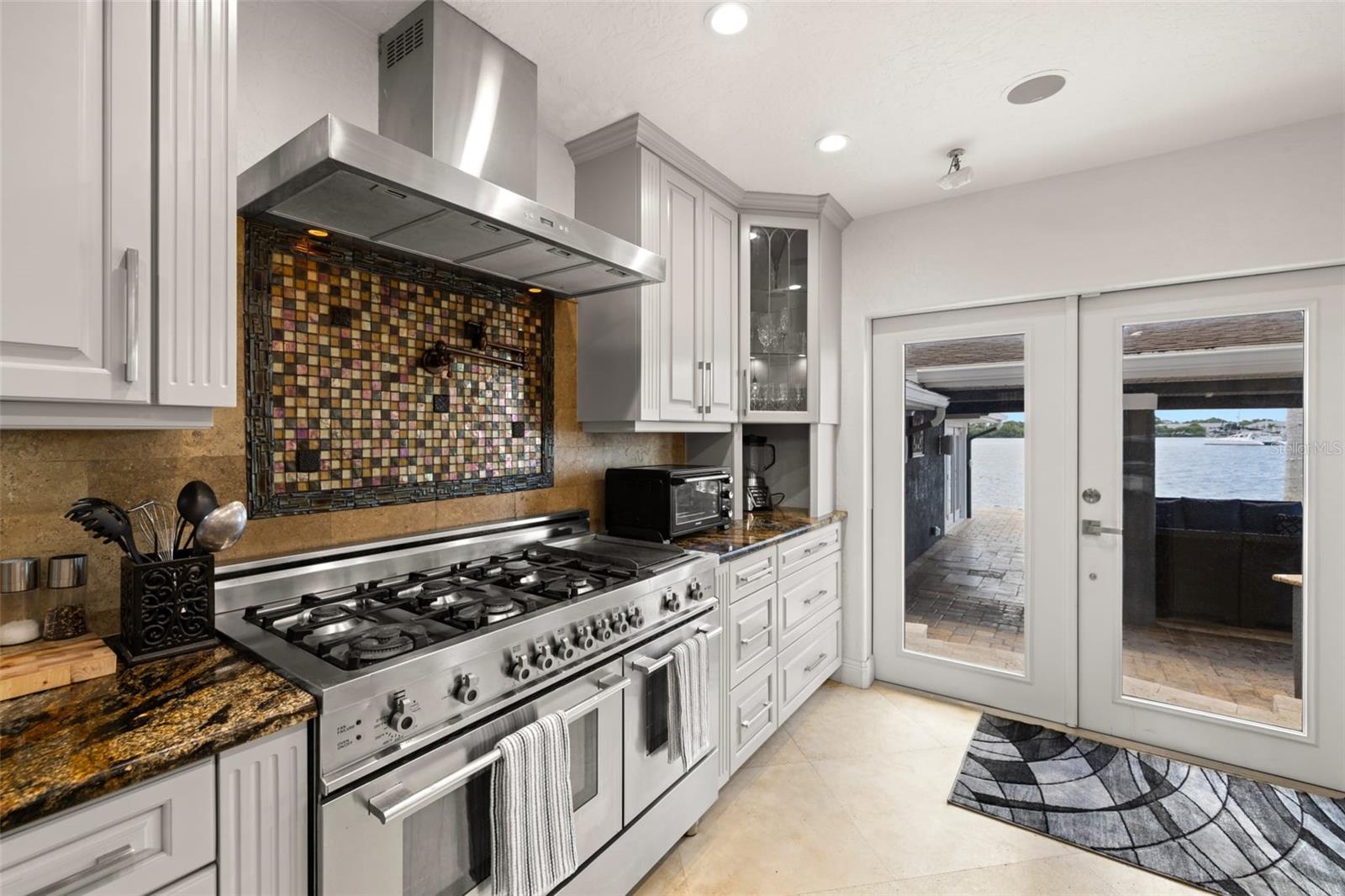 Image 13 of 46 For 2785 Bayside Drive S