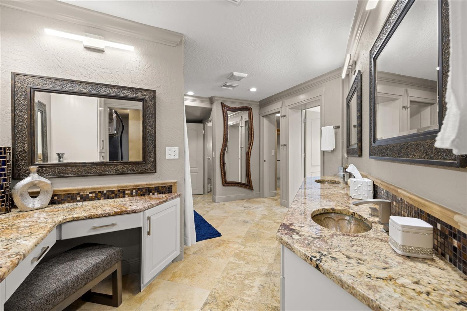 Image 22 of 46 For 2785 Bayside Drive S