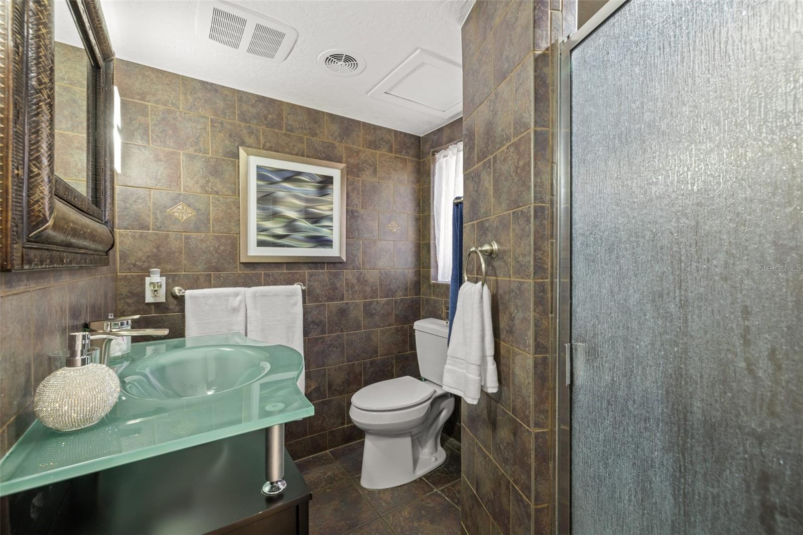 Image 28 of 46 For 2785 Bayside Drive S