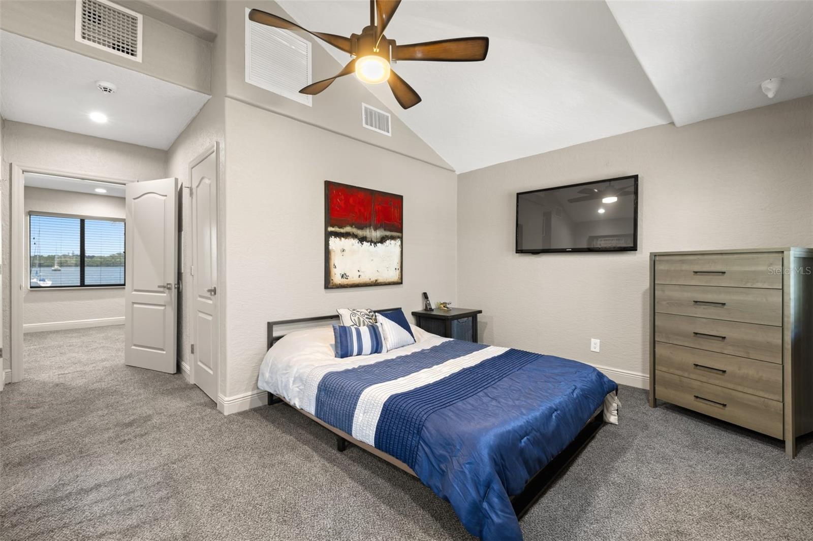 Image 31 of 46 For 2785 Bayside Drive S