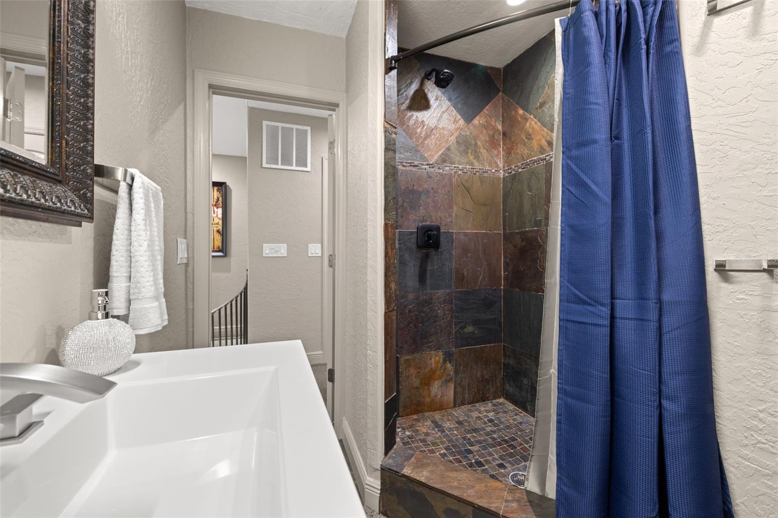 Image 32 of 46 For 2785 Bayside Drive S