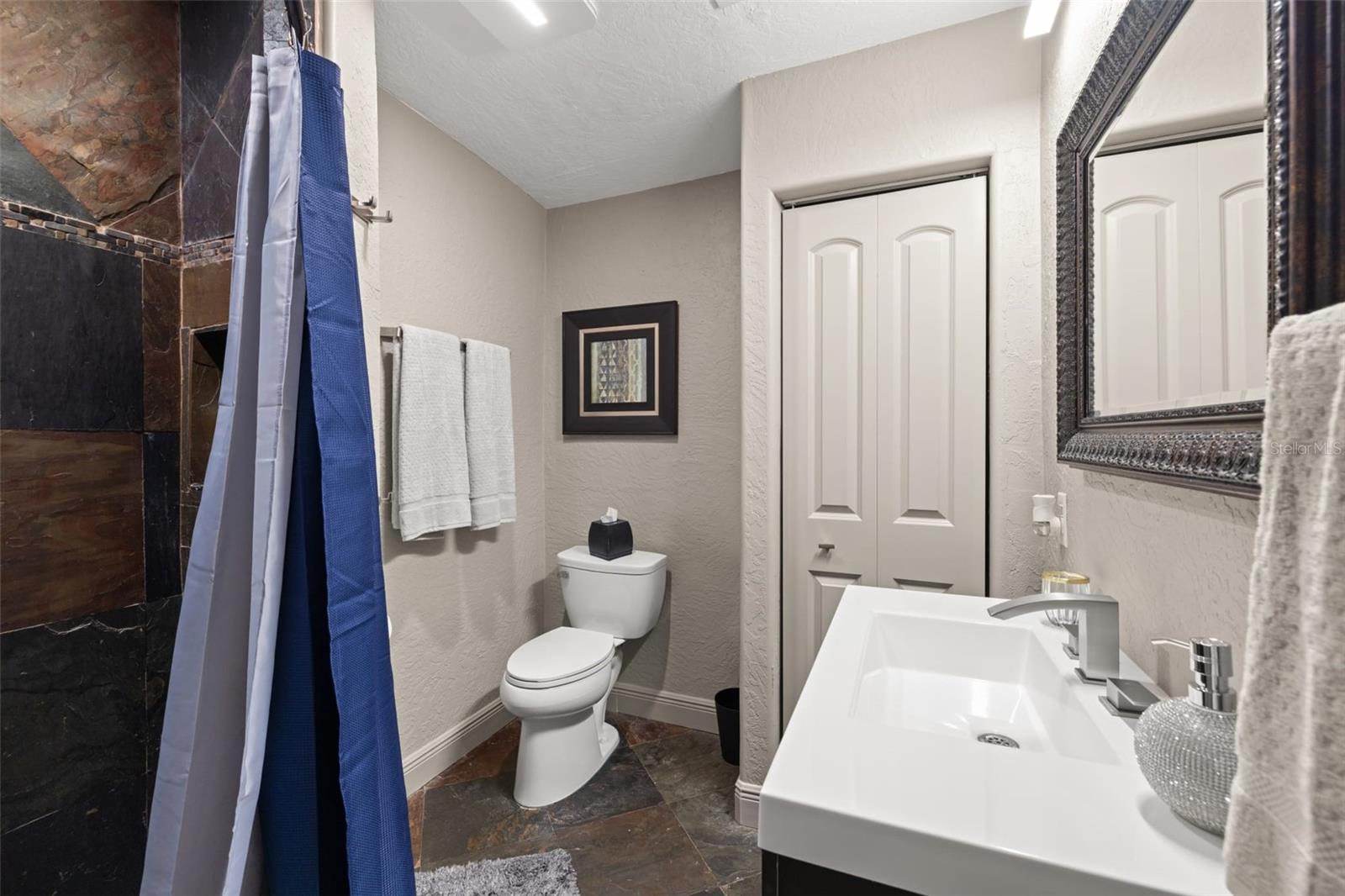 Image 33 of 46 For 2785 Bayside Drive S