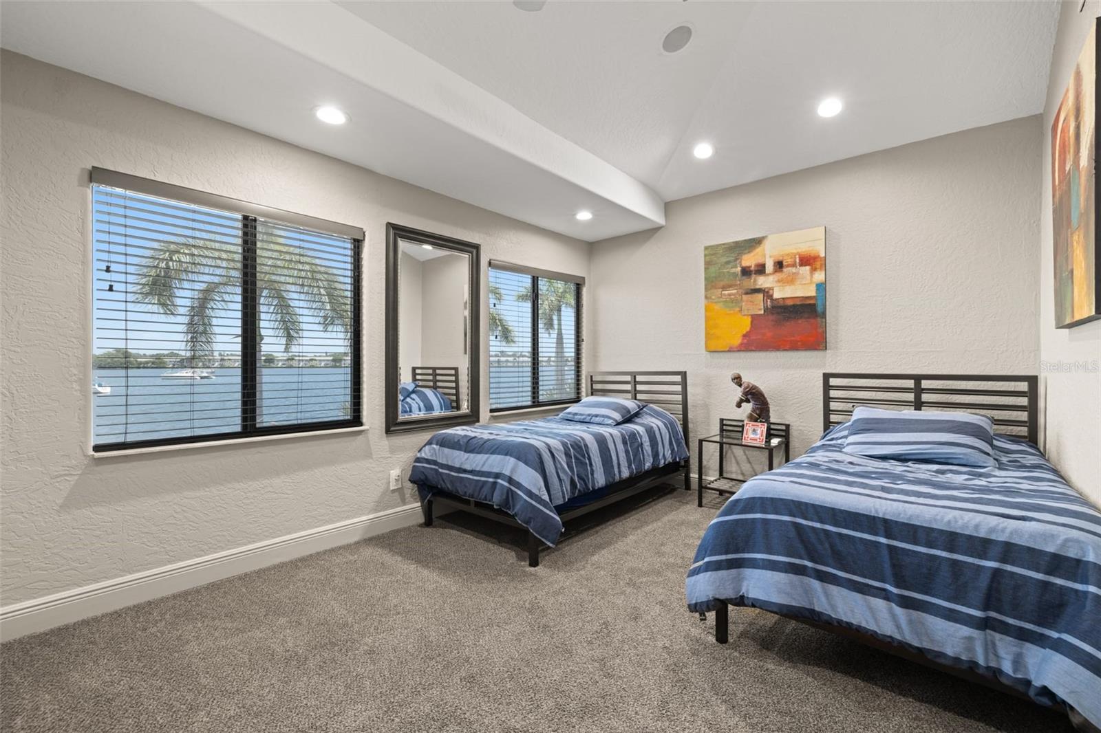 Image 34 of 46 For 2785 Bayside Drive S