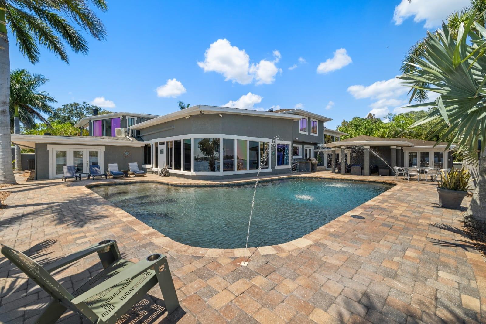 Image 4 of 46 For 2785 Bayside Drive S