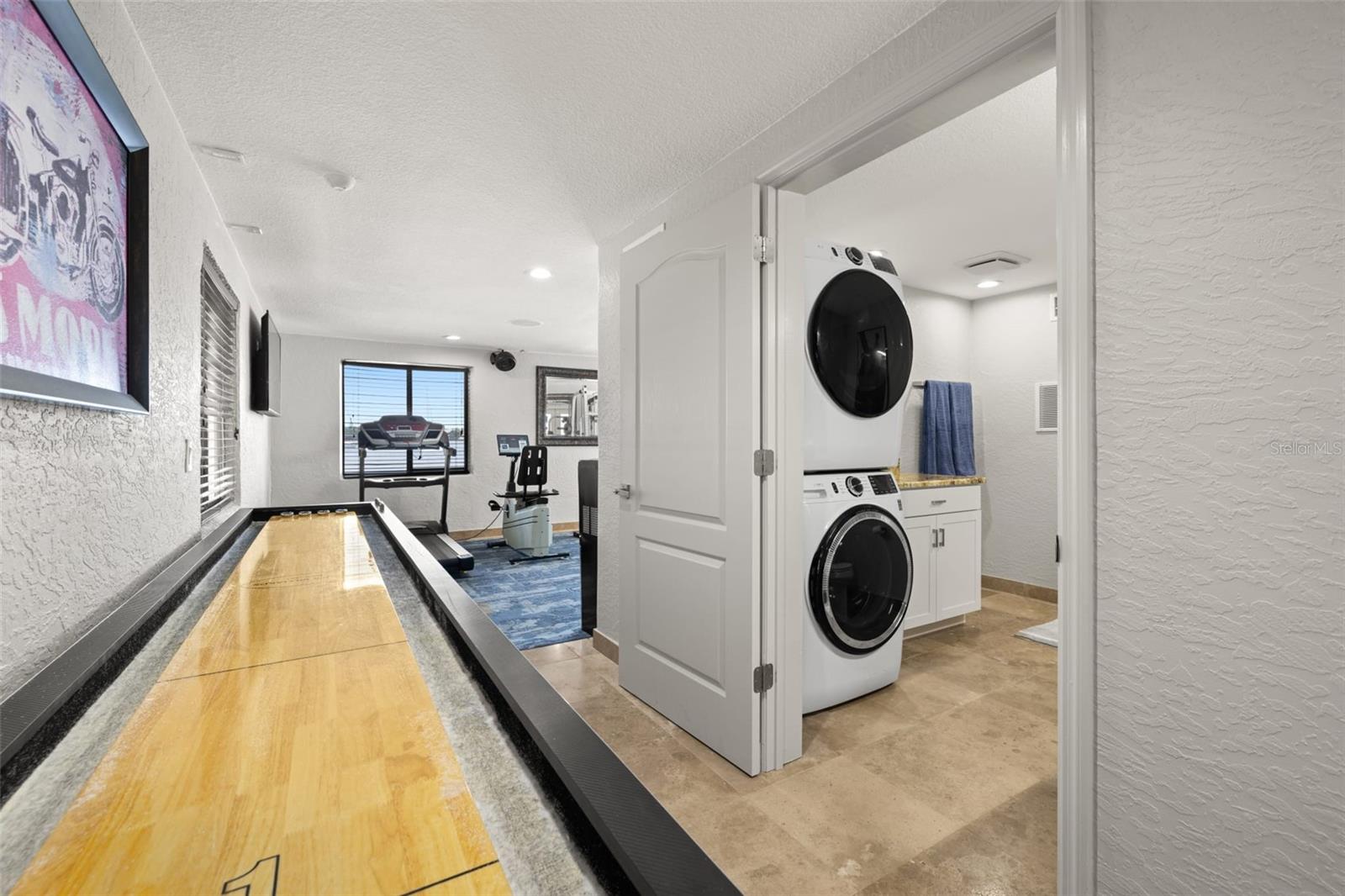 Image 43 of 46 For 2785 Bayside Drive S