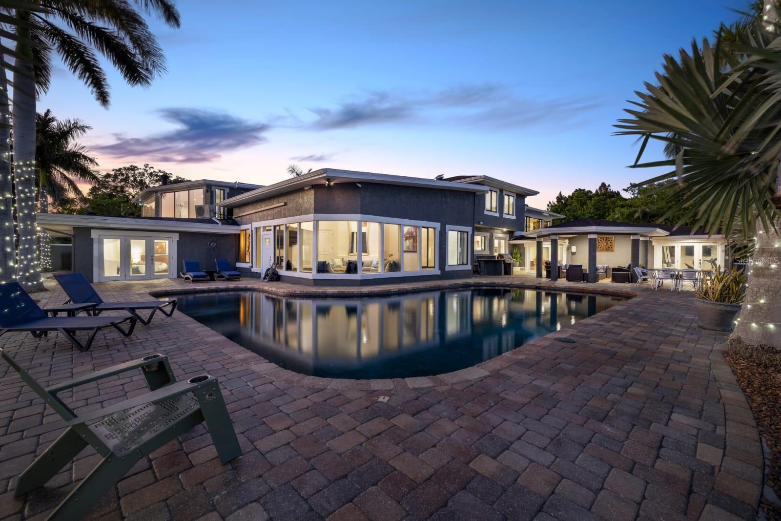 Image 5 of 46 For 2785 Bayside Drive S