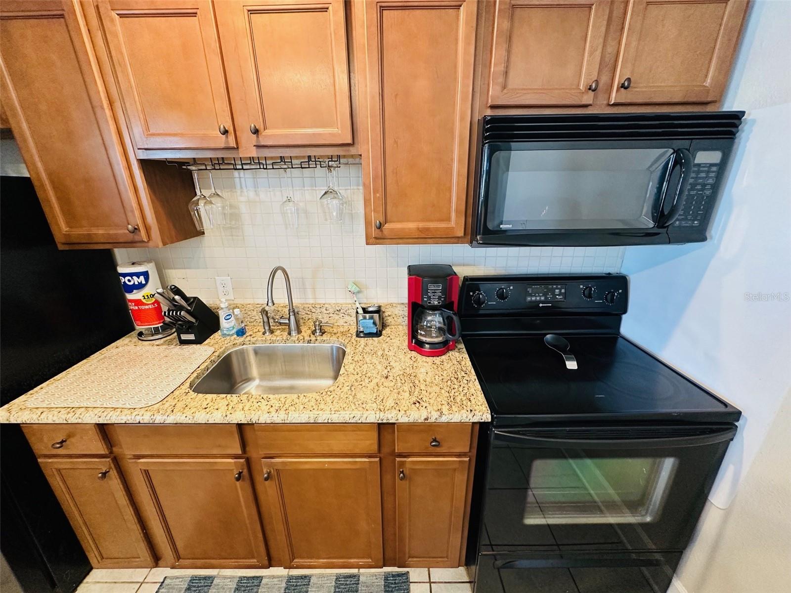 Listing photo id 22 for 709 Gulf Way 28