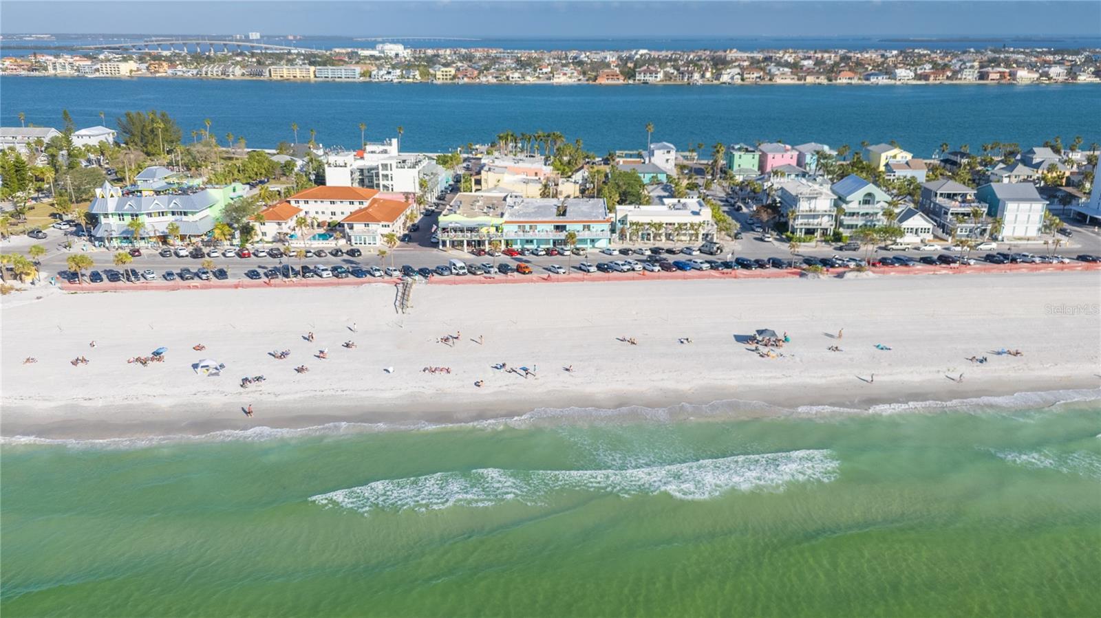 Listing photo id 3 for 709 Gulf Way 28