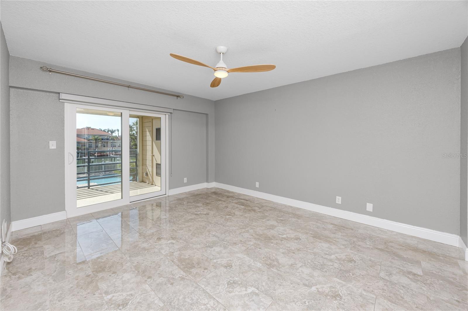 Image 18 of 35 For 363 Pinellas Bayway S 33
