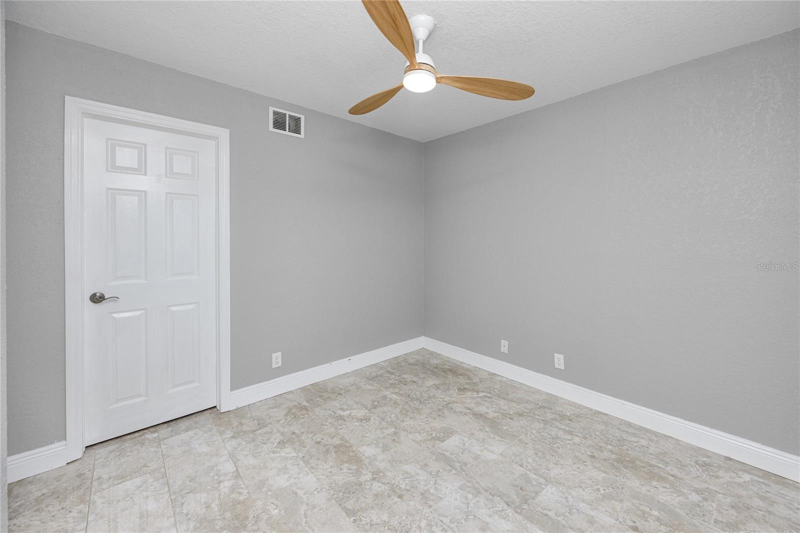 Image 26 of 35 For 363 Pinellas Bayway S 33