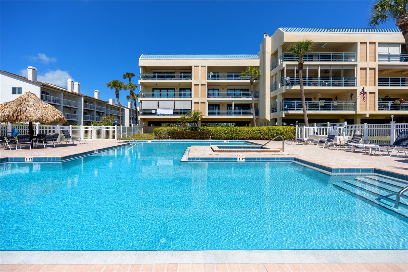 Image 29 of 35 For 363 Pinellas Bayway S 33