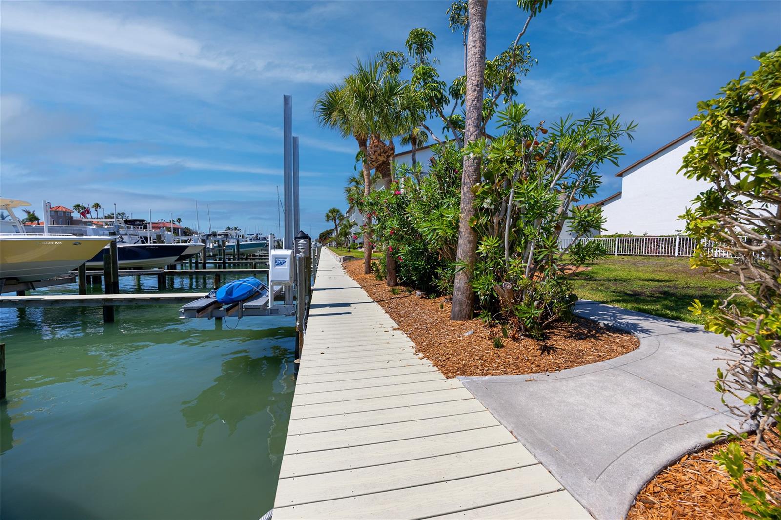 Image 31 of 35 For 363 Pinellas Bayway S 33