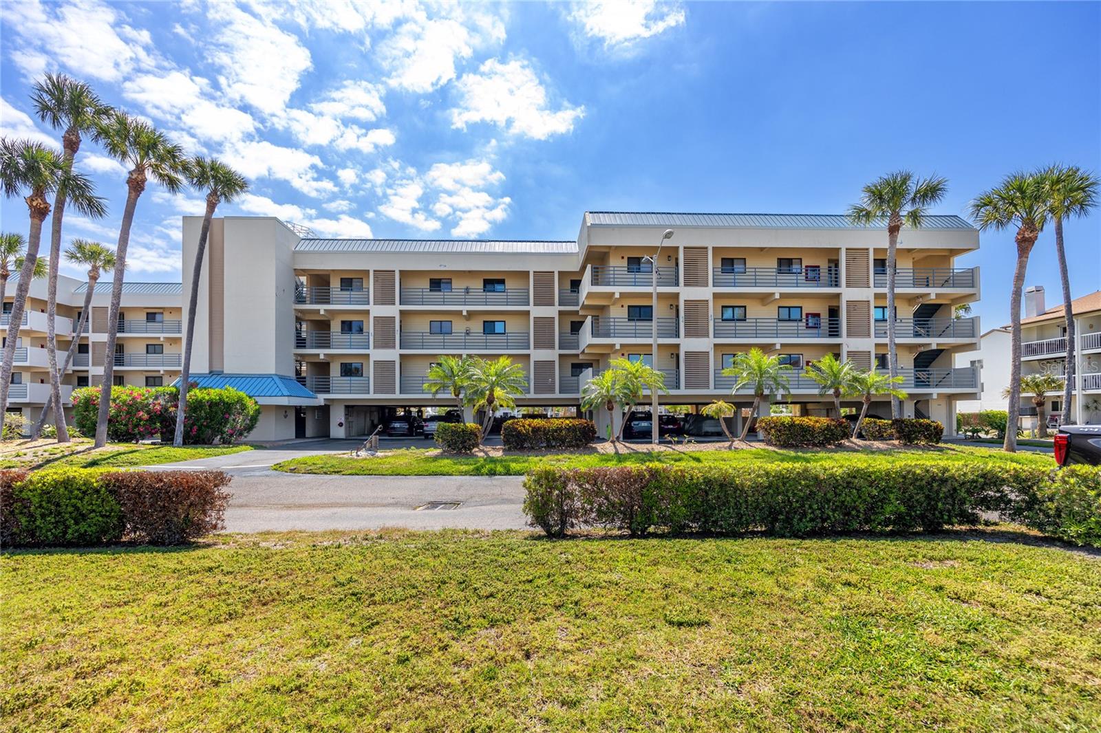 Image 6 of 35 For 363 Pinellas Bayway S 33