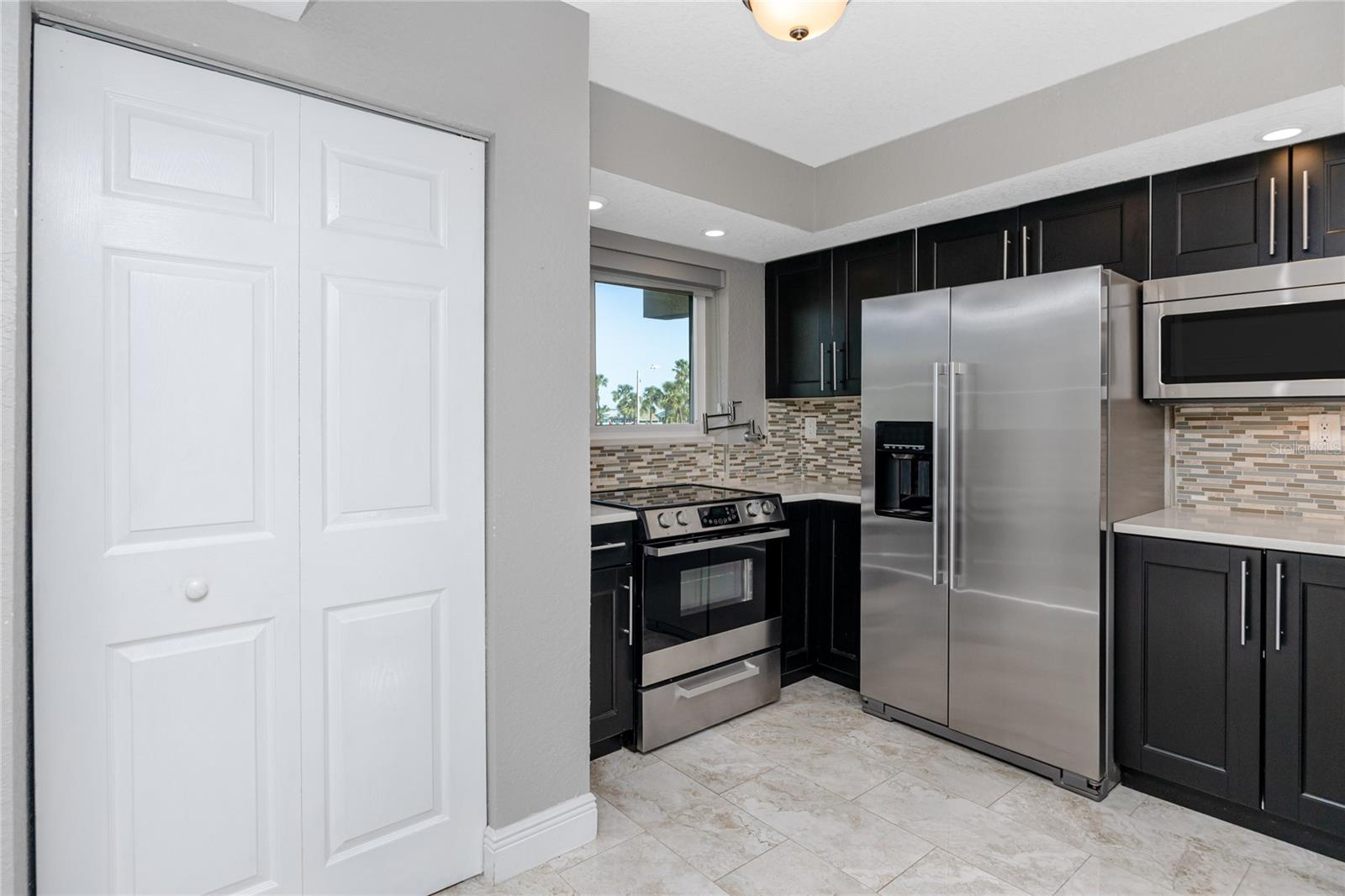 Image 8 of 35 For 363 Pinellas Bayway S 33