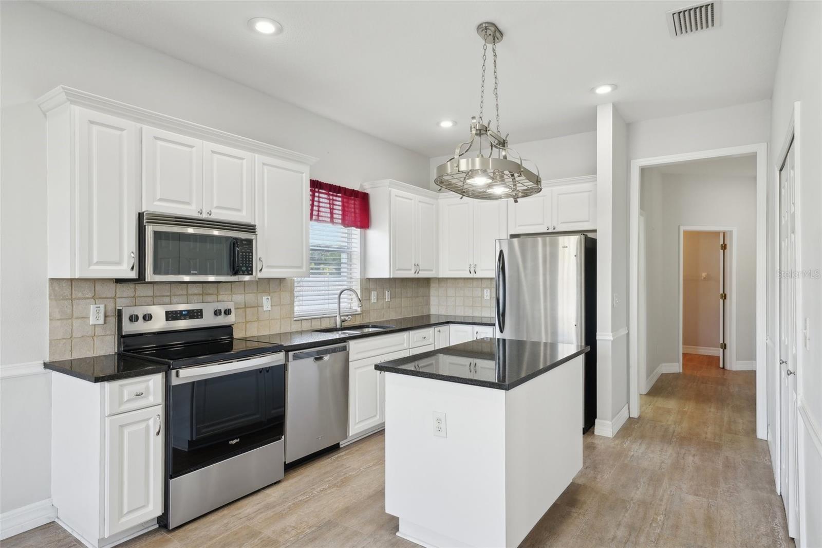 Image 6 of 31 For 6518 Paw Place