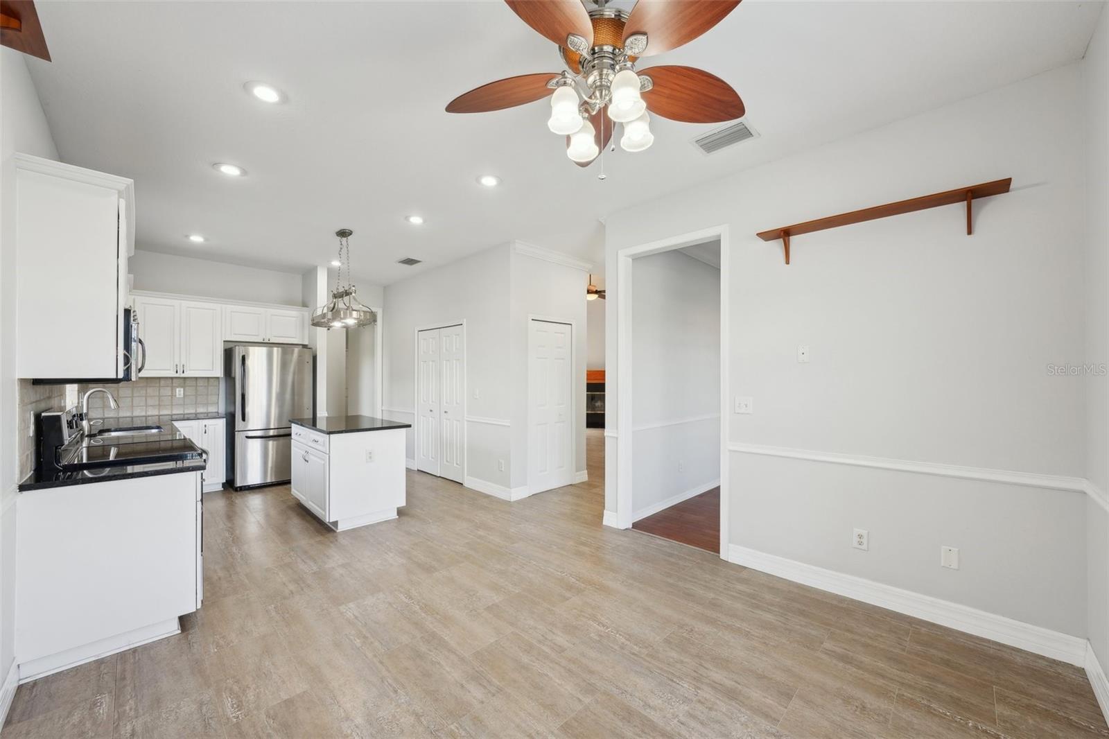 Image 8 of 31 For 6518 Paw Place
